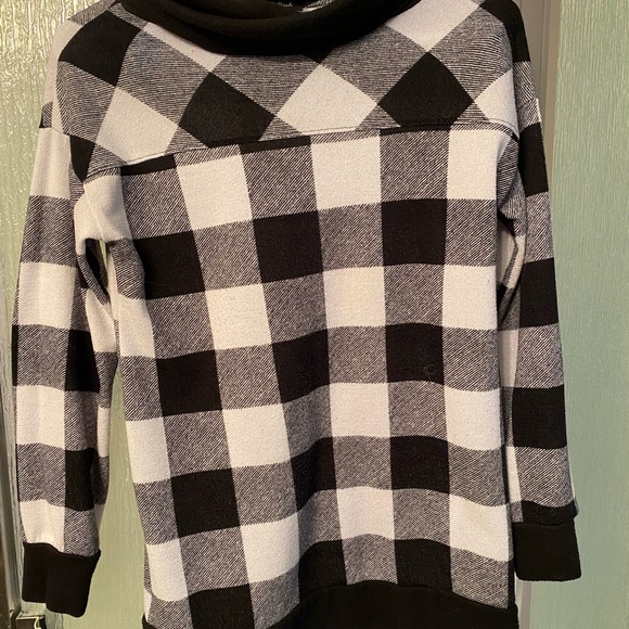 White Birch Womens Geometric Black White Turtle Neck Sweater Size M - Picture 2 of 7